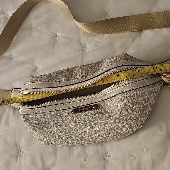 Crossbody Sling Mk - Picture 6 of 8